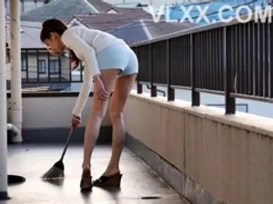 Vợ mông to cưỡi con cu to 21cm và lên đỉnh
